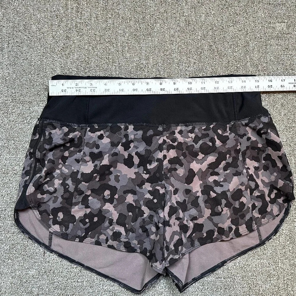 Athleta Running Free Printed Short 3.5” Size Small Mauve Pink Black & Grey - Picture 3 of 4